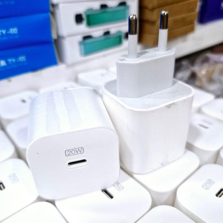 Kutusuz 20w typeC çıkışlı kare tasarımlı ios uyumlu şarj başlık
