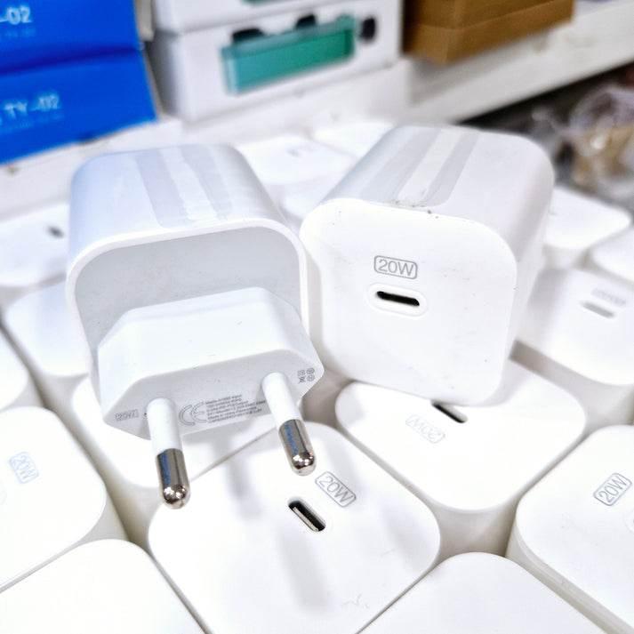 Kutusuz 20w typeC çıkışlı kare tasarımlı ios uyumlu şarj başlık